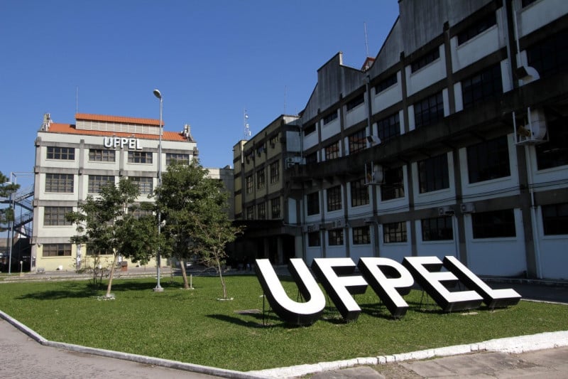 imagem: UFPel suspende atividades acadêmicas até dia 11/05 em decorrência da possibilidade de alagamentos na cidade.