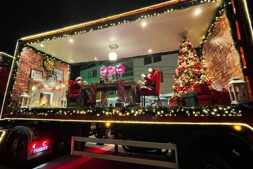 imagem: Prefeitura apoia o desfile da caravana de Natal da Coca-cola