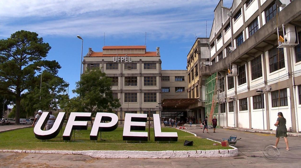 Capa do blog: UFPel lança última chamada para ingresso em 2023/1 nos cursos de graduação
